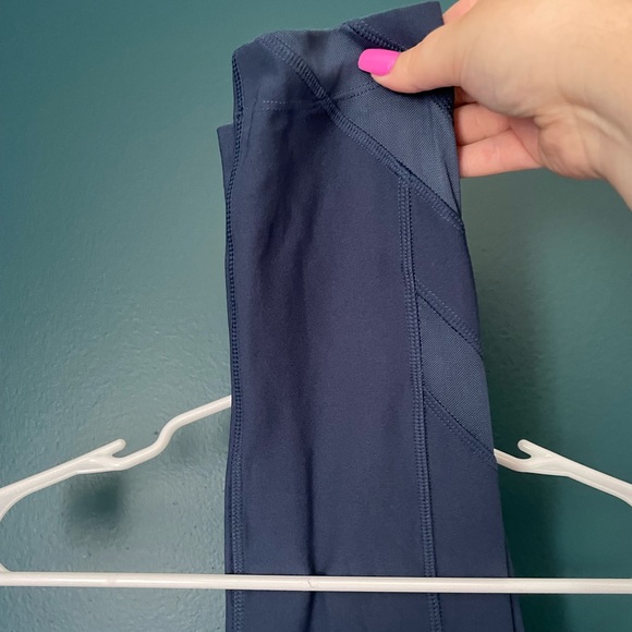 Fun navy leggings!!! - Picture 4 of 4